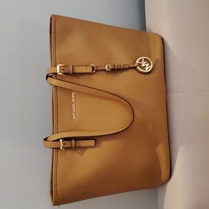 Michael Kors saffiano tote